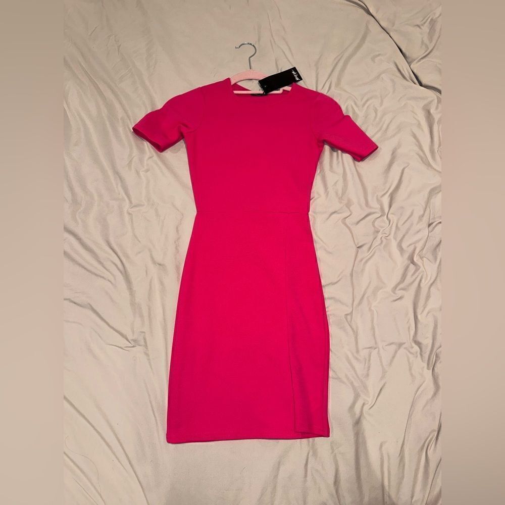 Pink mini dress short sleeve size 4 new with tags nastygal